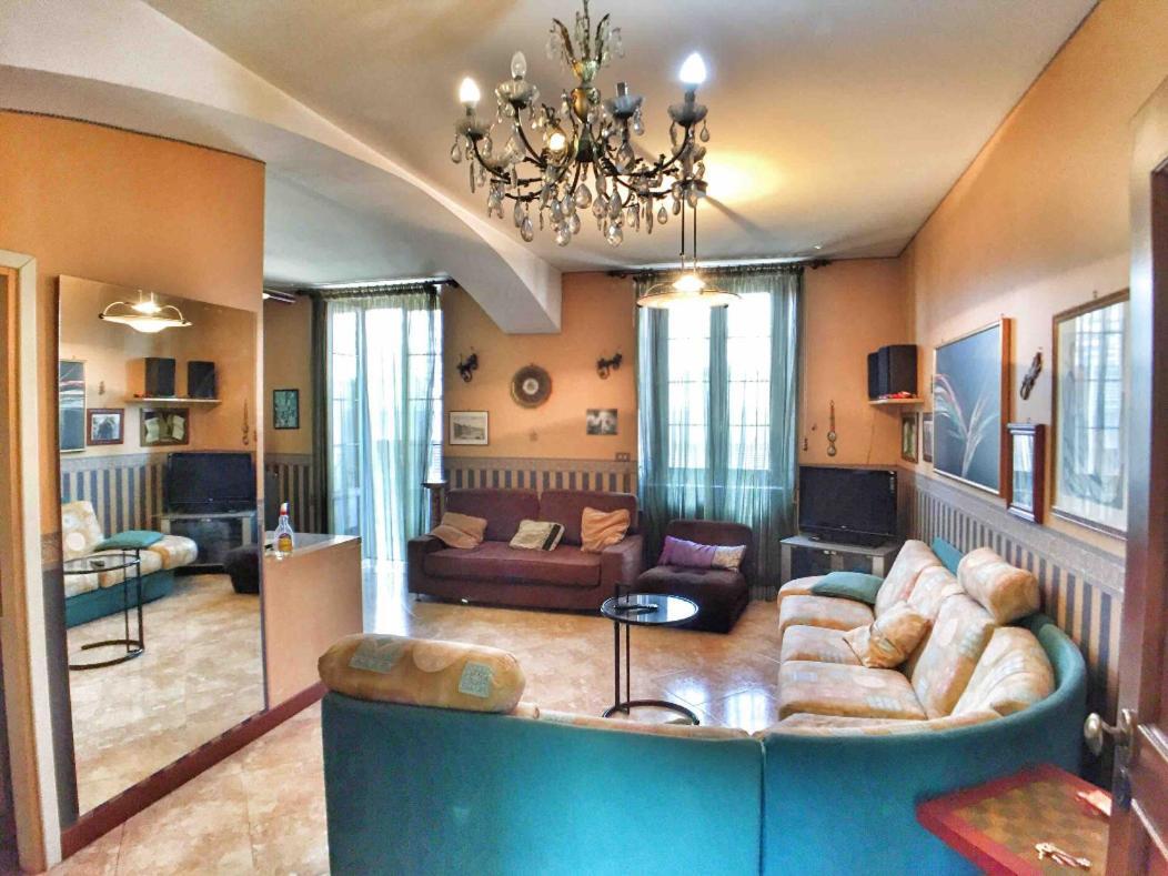 Elegante Appartamento Vicino Al Centro Торино Екстериор снимка