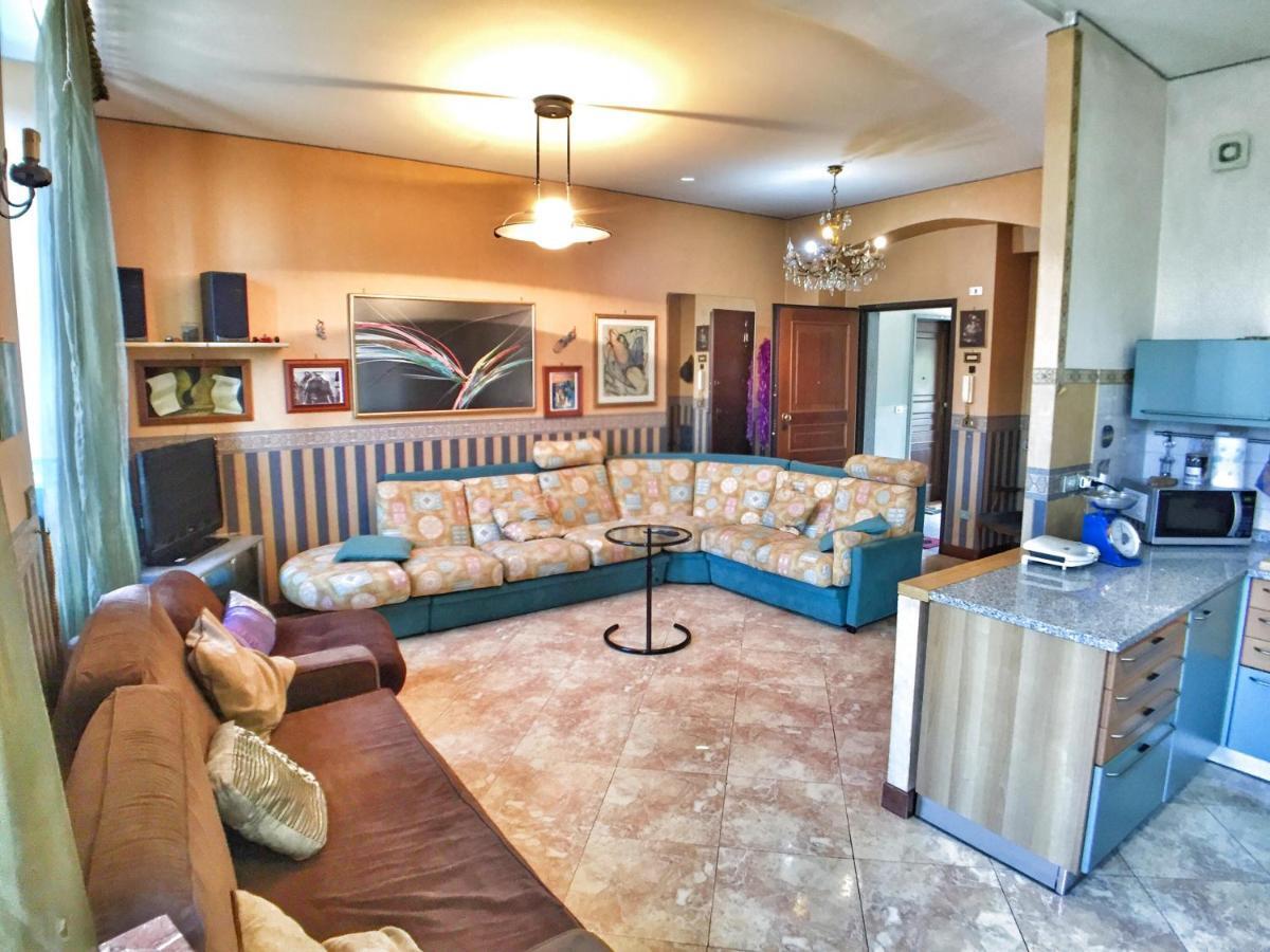 Elegante Appartamento Vicino Al Centro Торино Екстериор снимка